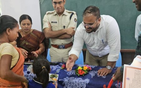 ମାଲକାନଗିରିରେ ଶିକ୍ଷାର ନୂତନ ଅଧ୍ୟାୟ ଜିଲ୍ଲାପାଳ ଓ ବରିଷ୍ଠ ଅଧିକାରୀଙ୍କ ଦ୍ୱାରା ପ୍ରବେଶ ଉତ୍ସବ ଓ ଖଡ଼ିଛୁଆଁ ନିମନ୍ତ୍ରଣ ପତ୍ର ବଣ୍ଟନ