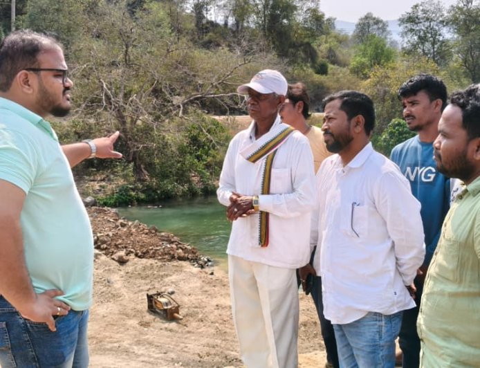 ପୋଲେରୁ ସେତୁ ନିର୍ମାଣ ସ୍ଥଳ ପରିଦର୍ଶନ କଲେ ମାଲକାନଗିରି ଜିଲ୍ଲାପାଳ: କାମ ଶୀଘ୍ର ଶେଷ କରିବାକୁ କଡ଼ା ନିର୍ଦ୍ଦେଶ