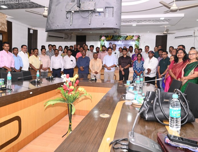 ମାଲକାନଗିରି ଜିଲ୍ଲାପାଳ ସୋମେଶ କୁମାର ଉପାଧ୍ୟାୟଙ୍କୁ ଭବ୍ୟ ବିଦାୟ ସମ୍ବର୍ଦ୍ଧନା