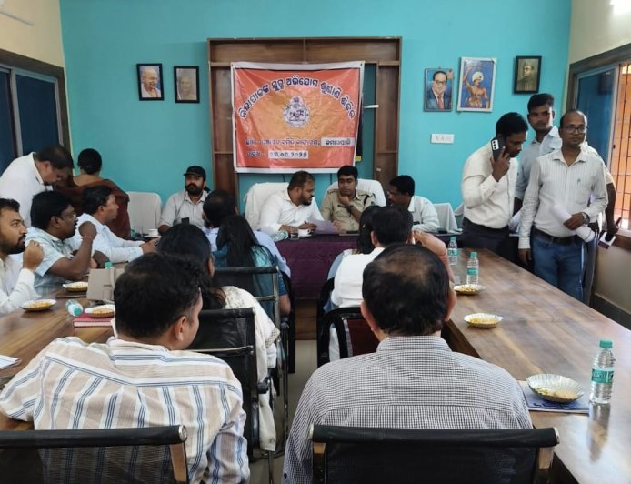 ଜିଲ୍ଲାପାଳଙ୍କ ଜନଶୁଣାଣି: ୮୦ଟି ଆବେଦନ ମଧ୍ୟରୁ ଅନେକ ସମସ୍ୟାର ତୁରନ୍ତ ସମାଧାନ