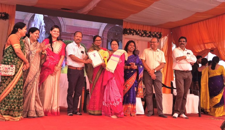 ନୂଆପଡାରେ ଜିଲ୍ଲାସ୍ତରୀୟ ଅନ୍ତର୍ଜାତୀୟ ମହିଳା ଦିବସ ପାଳନ ଓ ସୁଭଦ୍ରା ଯୋଜନାର ଚତୁର୍ଥ କିସ୍ତି ବଣ୍ଟନ ସମାରୋହ ଅନୁଷ୍ଠିତ