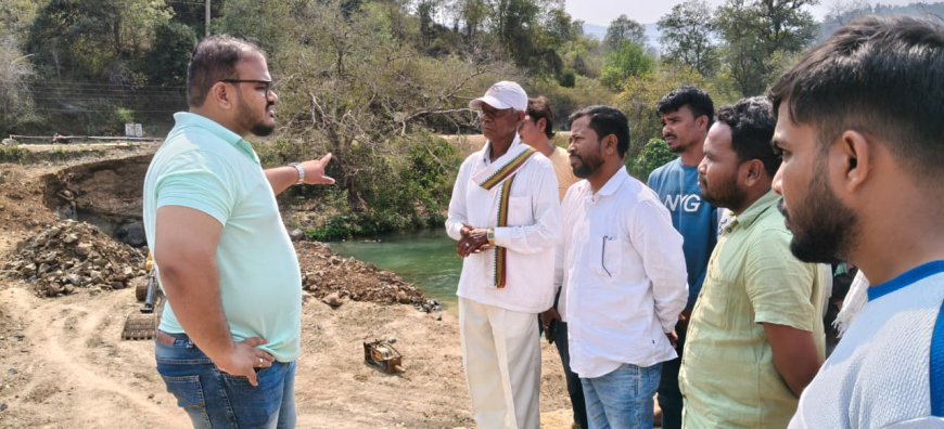 ପୋଲେରୁ ସେତୁ ନିର୍ମାଣ ସ୍ଥଳ ପରିଦର୍ଶନ କଲେ ମାଲକାନଗିରି ଜିଲ୍ଲାପାଳ: କାମ ଶୀଘ୍ର ଶେଷ କରିବାକୁ କଡ଼ା ନିର୍ଦ୍ଦେଶ