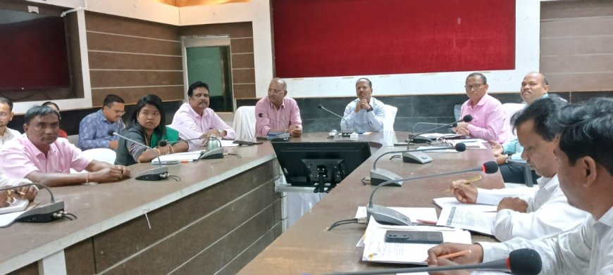 ନୂଆପଡ଼ାରେ ଜିଲ୍ଲା ଉନ୍ନୟନ ଓ ଗ୍ରାମଦୟ ବୈଠକ: ସମନ୍ୱୟ ମାଧ୍ୟମରେ ଦ୍ରୁତ ଉନ୍ନତି ଉପରେ ଗୁରୁତ୍ୱ