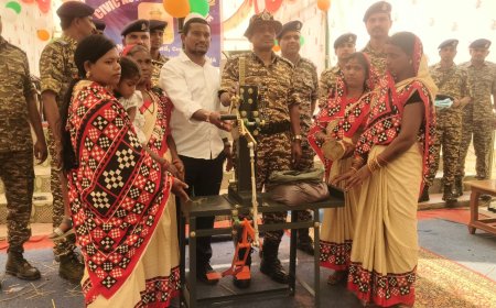 ବିଜେପୁରଠାରେ ସିଆରପିଏଫ ୧୨ ବାଟାଲିୟନ ପକ୍ଷରୁ ସିଭିକ୍ ଆକ୍ସନ ଜନ ସମ୍ପର୍କ କାର୍ଯ୍ୟକ୍ରମ