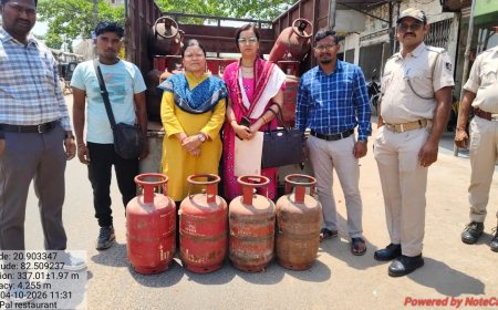 ଖରିଆର ରୋଡ୍‌ରେ ରେଷ୍ଟୁରାଣ୍ଟ ଉପରେ ଚଢ଼ାଉ: ୪ଟି ଘରୋଇ ଗ୍ୟାସ ସିଲିଣ୍ଡର ଜବତ