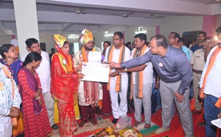 ମାଲକାନଗିରିରେ ମୁଖ୍ୟମନ୍ତ୍ରୀ କନ୍ୟା ବିବାହ ଯୋଜନା ଅନୁଷ୍ଠିତ:ସରକାରୀ ସହାୟତାରେ ନୂତନ ଜୀବନ ଆରମ୍ଭ କଲେ ୧୭ ନବଦମ୍ପତି