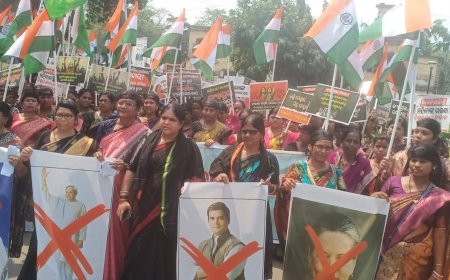 ବାରିପଦାରେ ଜନ ଆକ୍ରୋଶ ମହିଳା ପଦଯାତ୍ରା