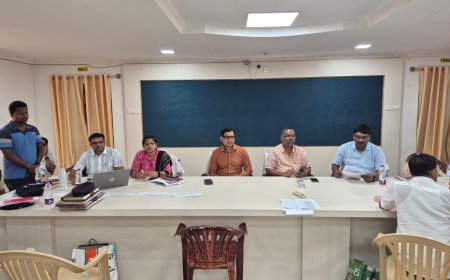 ଜିଲ୍ଲାପାଳଙ୍କ ଦୂରଦୃଷ୍ଟି: କାଗଜପତ୍ର ଜଟିଳତା ଦୂର କରି ଶିକ୍ଷାନୁଷ୍ଠାନକୁ ସୁରକ୍ଷିତ କରିବ ମାଲକାନଗିରି ପ୍ରଶାସନ:୧୦୫୦ ସରକାରୀ ବିଦ୍ୟାଳୟ ପାଇବେ ନିଜସ୍ୱ ଜମି ପଟ୍ଟା