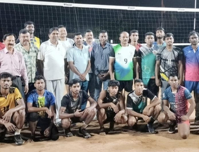 ଓଡିଶା ଦିବସରେ ବନ୍ଧୁତ୍ୱପୂର୍ଣ୍ଣ ଭଲିବଲ ଟୁର୍ଣ୍ଣାମେଣ୍ଟ ( ଆଜାଦ କ୍ଲବ ଚାମ୍ପିୟାନ )