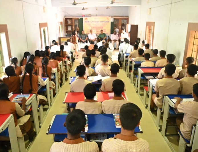 ମାଲକାନଗିରି ଜିଲ୍ଲା ପ୍ରଶାସନ ପକ୍ଷରୁ ପୋଷଣ-୧୫ ଓ ସଚେତନତା କାର୍ଯ୍ୟକ୍ରମ ଅନୁଷ୍ଠିତ