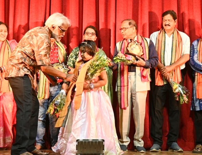 ମାଦଳ ମହୁରୀ ଉତ୍ସବ - ୨୦୨୬ ଉଦଯାପିତ ( ନାଟକ "ମରୀଚିକାର ଛାଇ" ମଞ୍ଚସ୍ଥ )