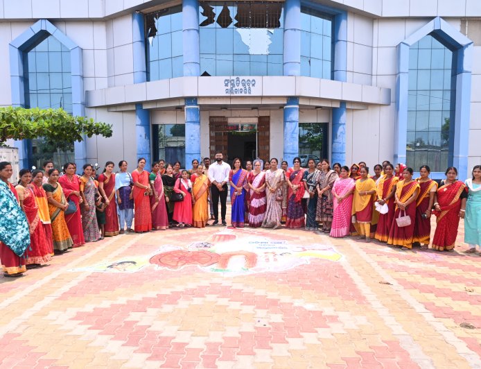 ମାଲକାନଗିରି ସଂସ୍କୃତି ଭବନରେ ଓଡ଼ିଆ ପକ୍ଷ ଓ ନବ ବର୍ଷ ପାଳିତ:ସମ୍ବର୍ଦ୍ଧିତ ହେଲେ ସ୍ଵୟଂ ସହାୟକ ଗୋଷ୍ଠୀ