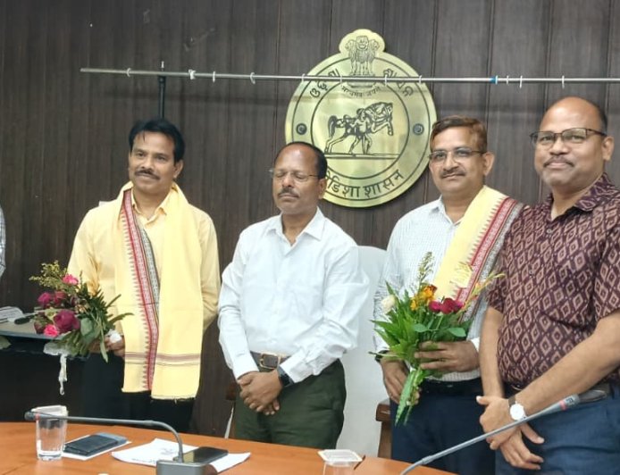 ହୋଲ୍ଡିଂ ଟ୍ୟାକ୍ସ ସଂଗ୍ରହରେ ନୂଆପଡା ଜିଲ୍ଲା ରାଜ୍ୟରେ ପ୍ରଥମ: ଡୁଡା ସମୀକ୍ଷା ବୈଠକରେ ଜିଲ୍ଲାପାଳଙ୍କ ପ୍ରଶଂସା