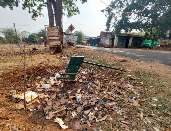 ଦୀର୍ଘ ବର୍ଷ ଧରି ମରାମତି ଅଭାବରୁ ଅଚଳ ହୋଇ ପଡ଼ିଛି ନଳକୂପ ଶୀଘ୍ର ମରାମତି ପାଇଁ ଦାବି