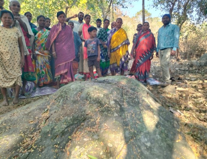 ଏମାନଙ୍କ ଦୁଃଖ ବୁଝିବ କିଏ ସମସ୍ତ ମୌଳିକ ସୁବିଧାରୁ ବଞ୍ଚିତ କାଲିମାହା ଅଞ୍ଚଳବାସୀ