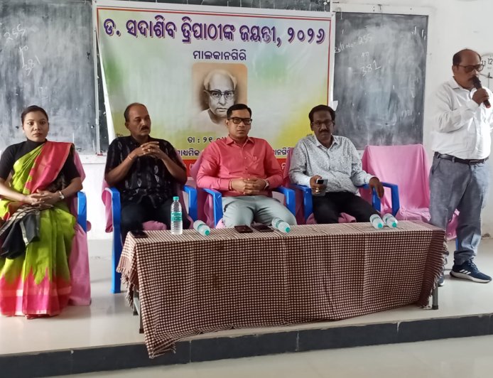 ସ୍ୱାଧୀନତା ସଂଗ୍ରାମ ଓ ଆଦିବାସୀଙ୍କ ବିକାଶ ପାଇଁ ତାଙ୍କ ଅବଦାନ ଅବିସ୍ମରଣୀୟ