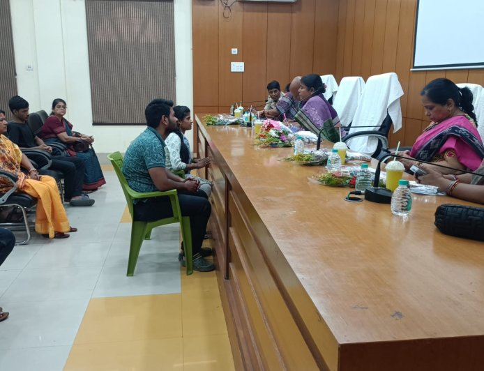 ରାଜ୍ୟ ମହିଳା କମିସନଙ୍କ ଶିବିର ଅଦାଲତ ୮ ଗୋଟି ମାମଲାର ଶୁଣାଣି, ୪ ନୂଆ ମାମଲା ପଞ୍ଜିକୃତ