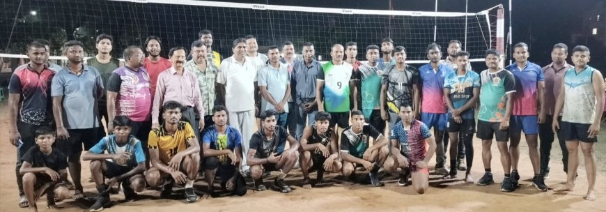 ଓଡିଶା ଦିବସରେ ବନ୍ଧୁତ୍ୱପୂର୍ଣ୍ଣ ଭଲିବଲ ଟୁର୍ଣ୍ଣାମେଣ୍ଟ ( ଆଜାଦ କ୍ଲବ ଚାମ୍ପିୟାନ )