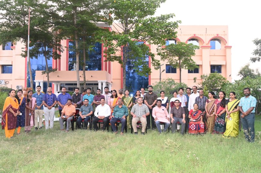 ମାଲକାନଗିରିରେ ଓଡ଼ିଆ ପକ୍ଷ ପାଳନ:ପାରମ୍ପରିକ ବସ୍ତ୍ର ପରିଧାନ କରି ଓଡ଼ିଆ ଅସ୍ମିତାର ପ୍ରଚାର କଲା ଜିଲ୍ଲା ପ୍ରଶାସନ