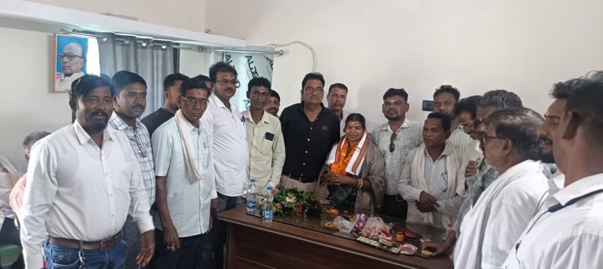 ଦାୟିତ୍ଵ ଗ୍ରହଣ କଲେ ବ୍ଲକ ଅଧ୍ୟକ୍ଷା, ଏକାଠି ହେଲେ ଦୁଇ ବ୍ଲକର ବିଜେଡି କର୍ମୀ