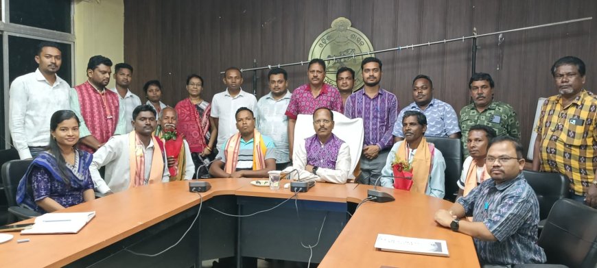 ନୂଆପଡ଼ାରେ ଉଦ୍ୟାନ କୃଷି ଯୋଜନାର ସମୀକ୍ଷା ବୈଠକ: ୫ ଜଣ ପ୍ରଗତିଶୀଳ ଚାଷୀ ସମ୍ୱର୍ଦ୍ଧିତ