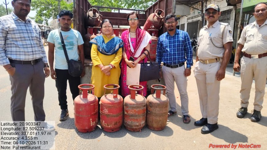 ଖରିଆର ରୋଡ୍‌ରେ ରେଷ୍ଟୁରାଣ୍ଟ ଉପରେ ଚଢ଼ାଉ: ୪ଟି ଘରୋଇ ଗ୍ୟାସ ସିଲିଣ୍ଡର ଜବତ