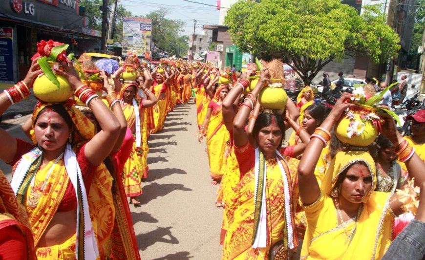 ମା' ଲାଲପାଟ ସାଲପାଟ ଗ୍ରାମଦେବୀଙ୍କ ପୂଜା ଅବସରରେ କଳସ ଯାତ୍ରା ଆରମ୍ଭ