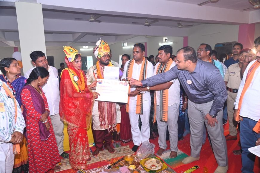 ମାଲକାନଗିରିରେ ମୁଖ୍ୟମନ୍ତ୍ରୀ କନ୍ୟା ବିବାହ ଯୋଜନା ଅନୁଷ୍ଠିତ:ସରକାରୀ ସହାୟତାରେ ନୂତନ ଜୀବନ ଆରମ୍ଭ କଲେ ୧୭ ନବଦମ୍ପତି