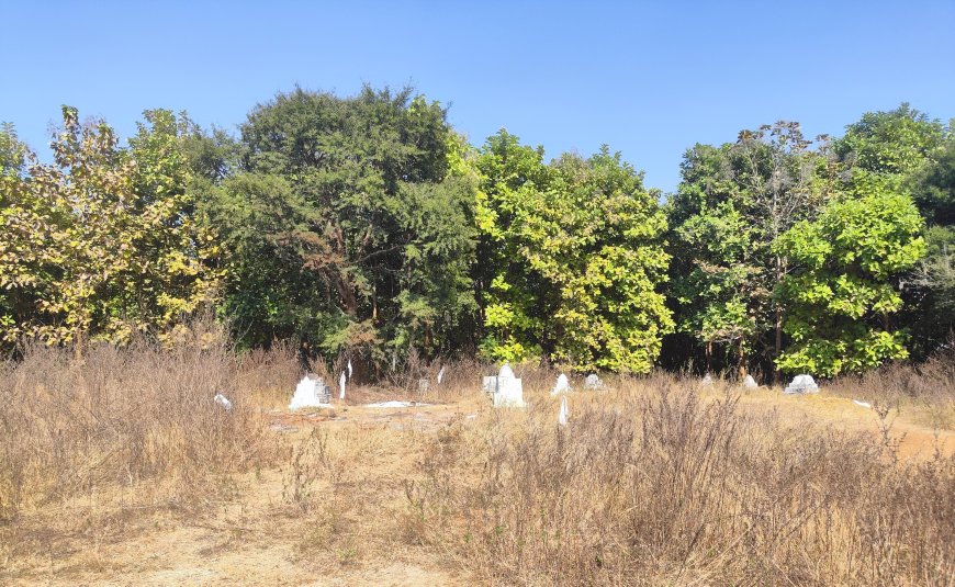 ଶ୍ମଶାନ ଘାଟ ବିହୀନ ଗ୍ରାମ ପ୍ରଶାସନର ଅବହେଳାରେ ଲୋକଙ୍କ ଦୁର୍ଦଶା