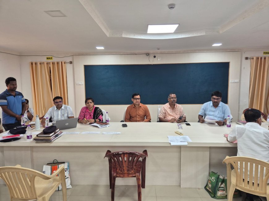 ଜିଲ୍ଲାପାଳଙ୍କ ଦୂରଦୃଷ୍ଟି: କାଗଜପତ୍ର ଜଟିଳତା ଦୂର କରି ଶିକ୍ଷାନୁଷ୍ଠାନକୁ ସୁରକ୍ଷିତ କରିବ ମାଲକାନଗିରି ପ୍ରଶାସନ:୧୦୫୦ ସରକାରୀ ବିଦ୍ୟାଳୟ ପାଇବେ ନିଜସ୍ୱ ଜମି ପଟ୍ଟା