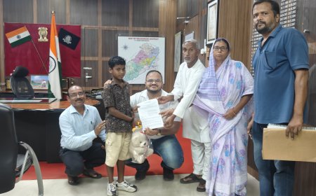 ମାଲକାନଗିରି ଜିଲ୍ଲାପାଳଙ୍କ କୋର୍ଟରେ ଆନ୍ତଃରାଜ୍ୟ ପୋଷ୍ୟ ସନ୍ତାନ ପ୍ରକ୍ରିୟା ଚୂଡ଼ାନ୍ତ: ଝାଡ଼ଖଣ୍ଡର ଦମ୍ପତିଙ୍କୁ ମିଳିଲା ଆଇନଗତ ଅଧିକାର