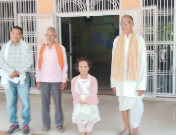 ଭିନକ୍ଷମ ଯୁବତୀ ବିଭିନ୍ନ ସମସ୍ୟା ନେଇ ଜିଲାପାଳଙ୍କ ଦ୍ବାରସ୍ଥ