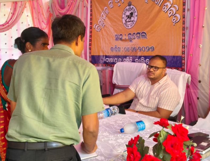 କାଲିମେଳାରେ ଜିଲ୍ଲା ସ୍ତରୀୟ ଅଭିଯୋଗ ଶୁଣାଣି:୬୧ଟି ଆବେଦନ ଗ୍ରହଣ ସହ ସେବା ପ୍ରଦାନ ପାଇଁ ସ୍ୱତନ୍ତ୍ର କ୍ୟାମ୍ପ