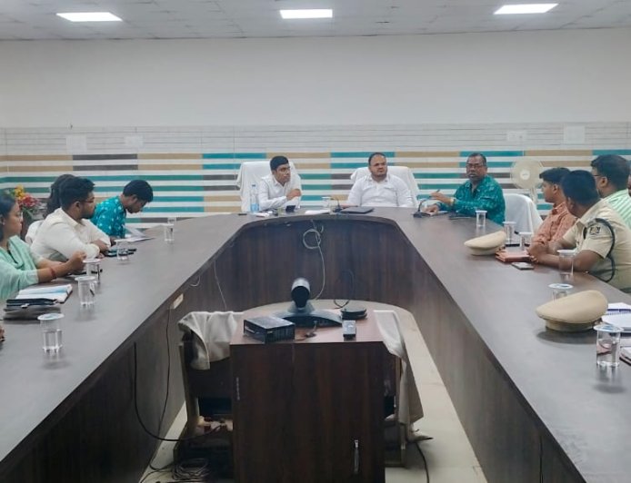 ପୋଲିସ-ମାଜିଷ୍ଟ୍ରେଟ୍ ମିଳିତ ସମନ୍ୱୟ ବୈଠକ,ସମଗ୍ର ମାଲକାନଗିରି ଜିଲ୍ଲା ପାଇଁ ସୁରକ୍ଷା ବ୍ୟବସ୍ଥା କଡ଼ାକଡ଼ି ସହ ସାମାଜିକ ସଂହତି, ଶାନ୍ତି ଓ ପ୍ରଗତିର ଏକ ନୂତନ ଅଧ୍ୟାୟ ଆରମ୍ଭ