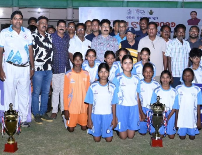 ମୁଖ୍ୟମନ୍ତ୍ରୀ ଟ୍ରଫି ଫୁଟବଲ ଚାମ୍ପିୟାନସିପ ଉଦଯାପିତ ( ବାଳକ ବିଭାଗରେ ଏନ ୱାୟ କେ, ବହଳଦା ଓ ବାଳିକା ବିଭାଗରେ ସାତକୋଶିଆ ଚମ୍ପିୟାନ )