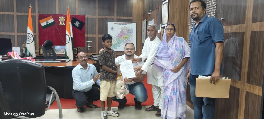 ମାଲକାନଗିରି ଜିଲ୍ଲାପାଳଙ୍କ କୋର୍ଟରେ ଆନ୍ତଃରାଜ୍ୟ ପୋଷ୍ୟ ସନ୍ତାନ ପ୍ରକ୍ରିୟା ଚୂଡ଼ାନ୍ତ: ଝାଡ଼ଖଣ୍ଡର ଦମ୍ପତିଙ୍କୁ ମିଳିଲା ଆଇନଗତ ଅଧିକାର