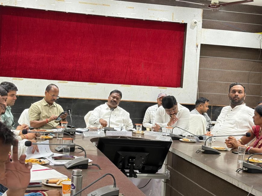 ନୂଆପଡ଼ାରେ ବିଭିନ୍ନ ବିକାଶମୂଳକ କାର୍ଯ୍ୟର ସମୀକ୍ଷା କଲେ ପଞ୍ଚାୟତିରାଜ ଓ ପାନୀୟ ଜଳ  ଏବଂ ଗ୍ରାମ୍ୟ ଉନ୍ନୟନ ମନ୍ତ୍ରୀ ରବି ନାରାୟଣ ନାଏକ, ‘ନୂଆପଡ଼ା ହାଟ’ୱେବ୍ ପୋର୍ଟାଲର ଶୁଭାରମ୍ଭ