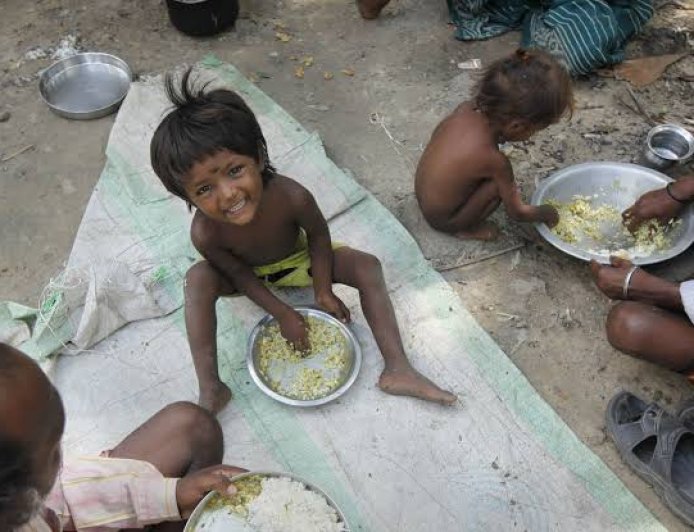 The poor cry for bread, while government wheat and all schemes and facilities have today become nothing more than a dream for the poor.
