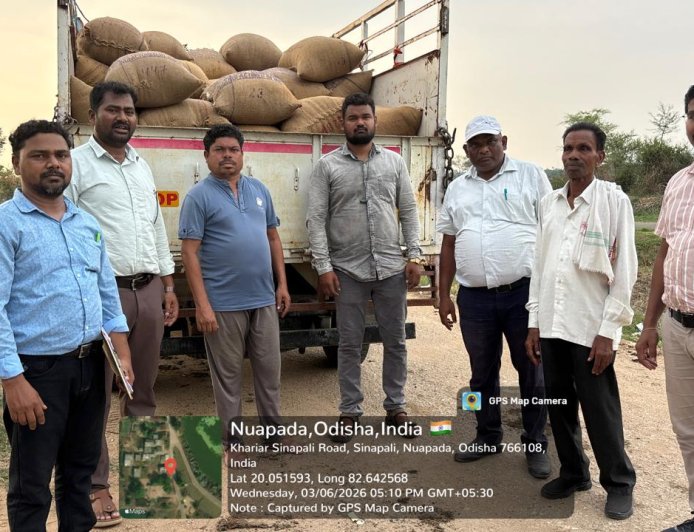 ନୂଆପଡ଼ାରେ ଧାନର ଅବୈଧ ମହଜୁଦ ଓ ପରିବହନ ବିରୋଧରେ କଡ଼ା କାର୍ଯ୍ୟାନୁଷ୍ଠାନ: ୪୬ କ୍ୱିଣ୍ଟାଲ ଧାନ ଜବତ