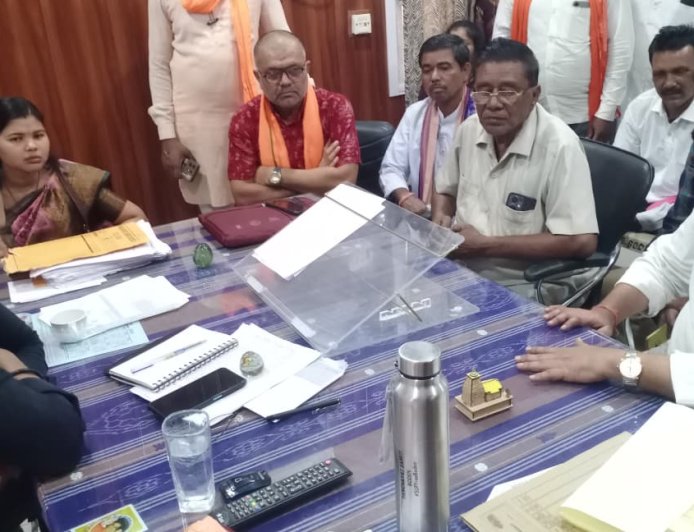 ବୋଡେ଼ନ ରେ ପାତାଳ ଗଙ୍ଗା ମଣ୍ଡଳ ବିଜେପି ପଦାଧିକାରୀ ଙ୍କ ବୈଠକ