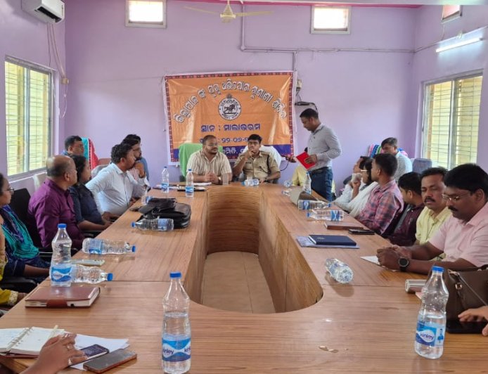 ମାଲାଭରମରେ ଜିଲ୍ଲାପାଳ ଓ ଏସପିଙ୍କ ଯୁଗ୍ମ ଅଭିଯୋଗ ଶୁଣାଣି ଶିବିର: ୩୦ଟି ମାମଲାର ହେଲା ବିଚାର