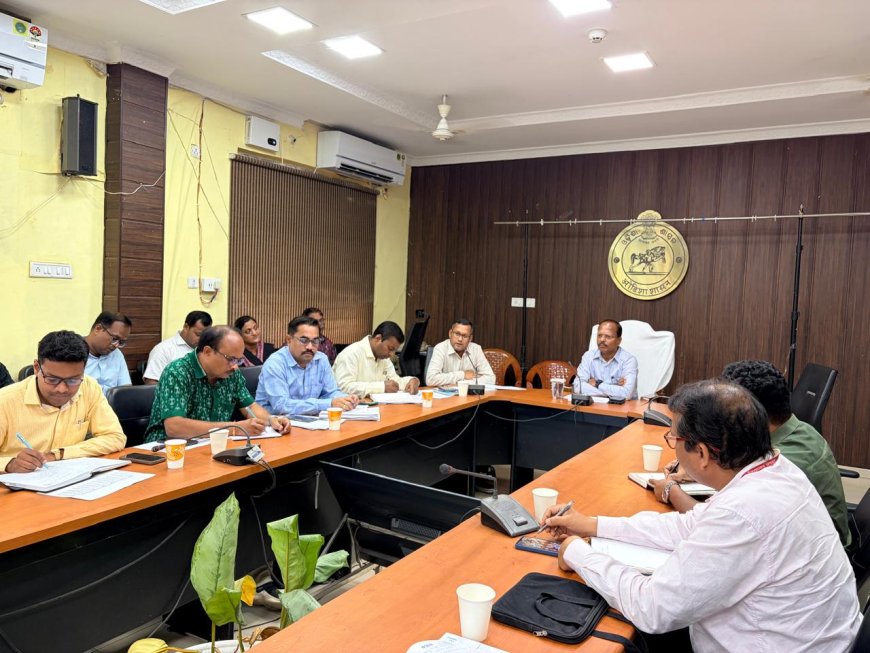ନୂଆପଡ଼ାରେ ଶିକ୍ଷା ସମୀକ୍ଷା ବୈଠକ: ବିଦ୍ୟାଳୟ ଖୋଲିବା ପୂର୍ବରୁ ସମ୍ପୂର୍ଣ୍ଣ ପ୍ରସ୍ତୁତି ଉପରେ ଜିଲ୍ଲାପାଳଙ୍କ ଗୁରୁତ୍ୱ