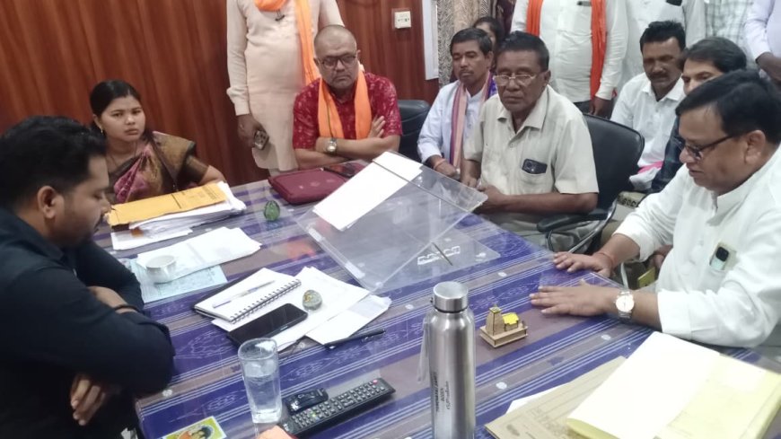 ବୋଡେ଼ନ ରେ ପାତାଳ ଗଙ୍ଗା ମଣ୍ଡଳ ବିଜେପି ପଦାଧିକାରୀ ଙ୍କ ବୈଠକ