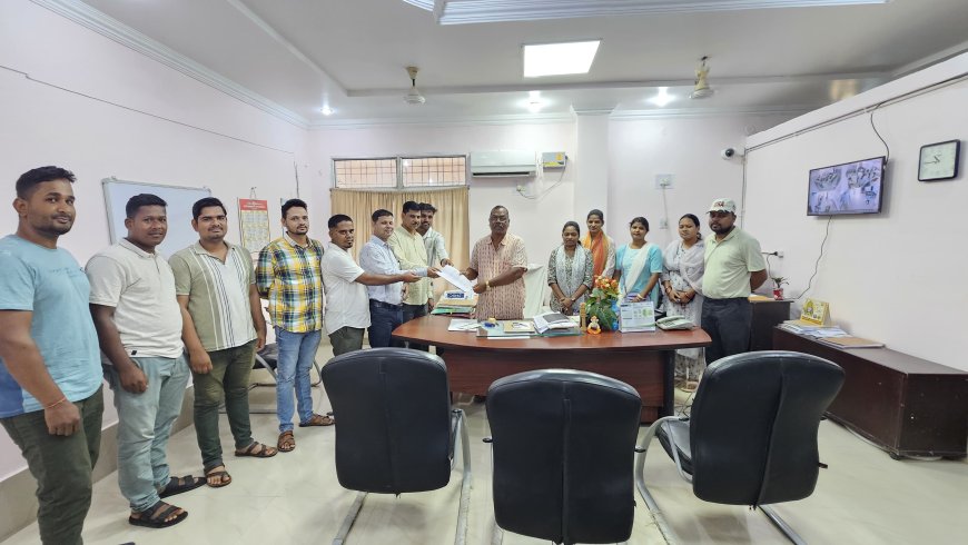 ରାଜସ୍ୱ କର୍ମଚାରୀଙ୍କ ‘ମିଶନ ସ୍ଵାଭିମାନ’: ୨୫ରୁ ଅନଲାଇନ କାର୍ଯ୍ୟ ବନ୍ଦ, ଜୁଲାଇ ୧ରୁ ଗଣଛୁଟି ଚେତାବନୀ