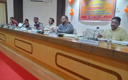 ମାଲକାନଗିରିରେ ଦିଶା ବୈଠକ: ସାଂସଦ ବଳଭଦ୍ର ମାଝୀଙ୍କ ଅଧ୍ୟକ୍ଷତାରେ ସମୀକ୍ଷା, ୫ ବର୍ଷର ରୋଡମ୍ୟାପ୍‌ ପ୍ରସ୍ତୁତି ସହ ରେଳ ପ୍ରକଳ୍ପ ତ୍ୱରାନ୍ୱିତ କରିବାକୁ ନିର୍ଦ୍ଦେଶ