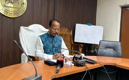 ନୂଆପଡ଼ାରେ ବର୍ଷାଜନିତ ସ୍ଥିତି ଉପରେ ଜିଲ୍ଲାପାଳଙ୍କ ସାମ୍ବାଦିକ ସମ୍ମିଳନୀ:  ୩୮୫ ଜଣଙ୍କୁ ସୁରକ୍ଷିତ ସ୍ଥାନାନ୍ତର, ଜନସାଧାରଣଙ୍କୁ ସତର୍କ ରହିବାକୁ ଆହ୍ୱାନ