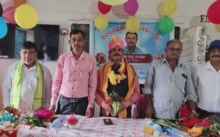 ପ୍ରଧାନ ଶିକ୍ଷକଙ୍କୁ ଅବସର ସମ୍ବର୍ଦ୍ଧନା