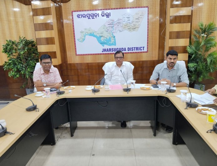ଉତ୍ତରାଞ୍ଚଳ ରାଜସ୍ୱ ଆୟୁକ୍ତଙ୍କ ଅଧ୍ୟକ୍ଷତାର ଭୋଟର ତାଲିକାର ସ୍ୱତନ୍ତ୍ର ସଘନ ସଂଶୋଧନ ସମୀକ୍ଷା ବୈଠକ:ବ୍ରଜରାଜନଗର ଓ ଝାରସୁଗୁଡ଼ା ନିର୍ବାଚନ ମଣ୍ଡଳୀର ଭୋଟର ତାଲିକା ସଂଶୋଧନ, ଆପତ୍ତି ଓ ଦାବି ଉପରେ ବିସ୍ତୃତ ଆଲୋଚନା