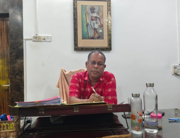 ମୟୂରଭଞ୍ଜ ଜିଲ୍ଲାକୁ ଶିକ୍ଷା କ୍ଷେତ୍ରରେ ଆଗକୁ ଆଗେଇ ନେବାରେ ଜିଲ୍ଲା ଶିକ୍ଷା ଅଧିକାରୀଙ୍କ ଭୂମିକା ବେଶ ପ୍ରସଂଶ ନିୟ,