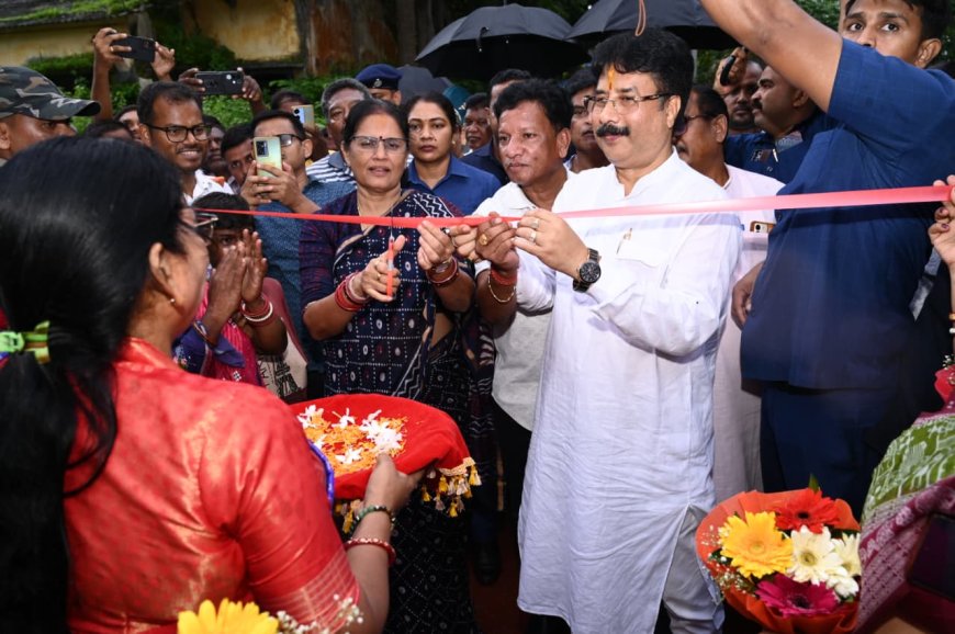 ମା' ଆଦିଶକ୍ତି ଉଦ୍ୟୋଗ ପରିସରର ଶୁଭ ଉଦ୍‌ଘାଟନ:ଗ୍ରାମାଞ୍ଚଳର ମହିଳାଙ୍କ ଆର୍ଥିକ ସଶକ୍ତିକରଣ ଦିଗରେ ଏକ ଗୁରୁତ୍ୱପୂର୍ଣ୍ଣ ପଦକ୍ଷେପ:-୩୫ ଲକ୍ଷ ଟଙ୍କା ବ୍ୟୟରେ ପ୍ରତିଷ୍ଠିତ ଉଦ୍ୟୋଗ ପରିସର ମାଧ୍ୟମରେ ୫୦୦ରୁ ଅଧିକ ମହିଳା ଉପକୃତ ହେବେ